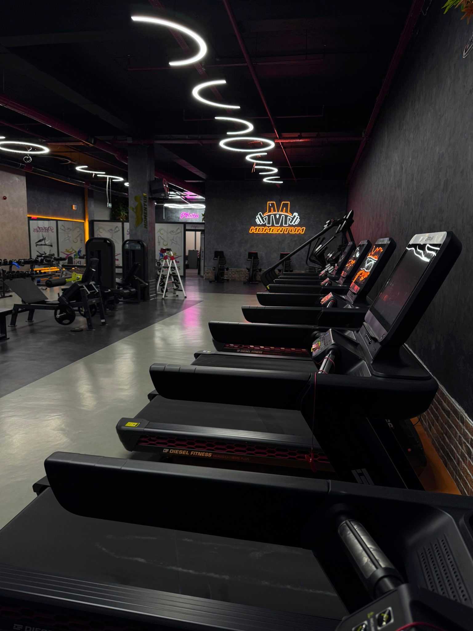 Momentum Fitness - Grup Dersleri Stüdyosu