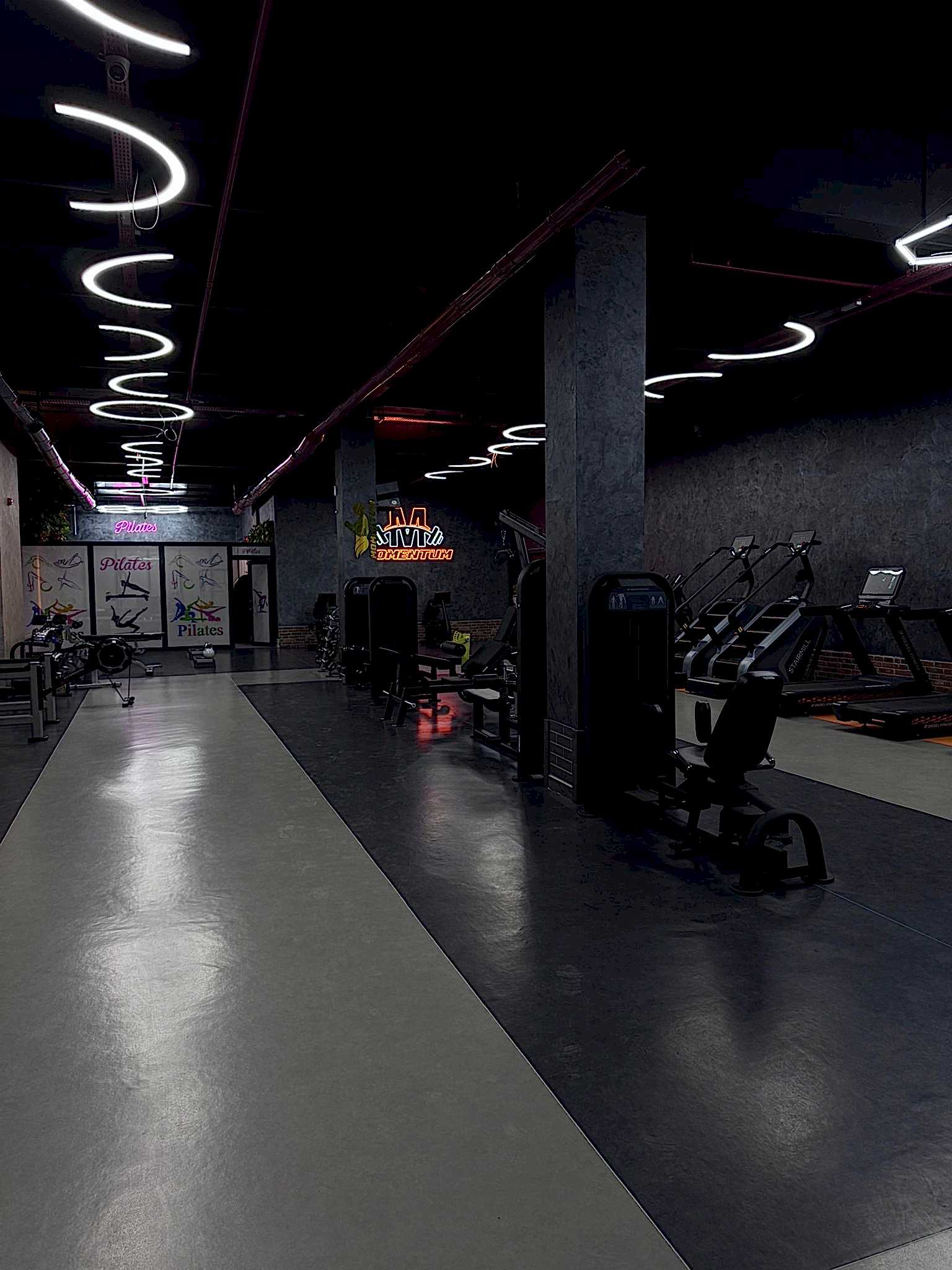 Momentum Fitness - Salon İç Mekan Atmosferi