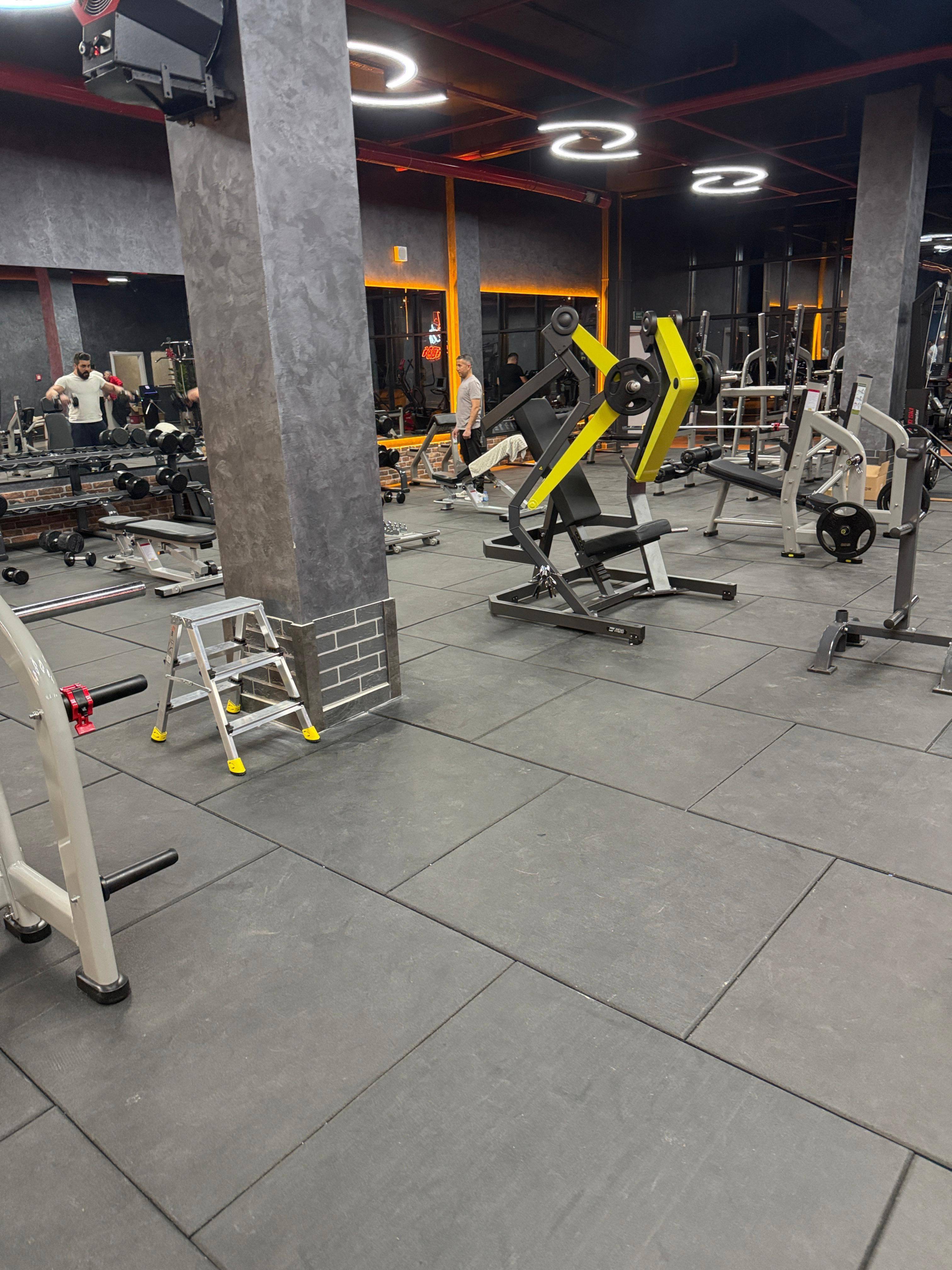 Momentum Fitness - Lüks Spor Salonu ve Premium Ekipmanlar